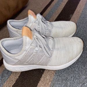 New Balance Tennis Shoes